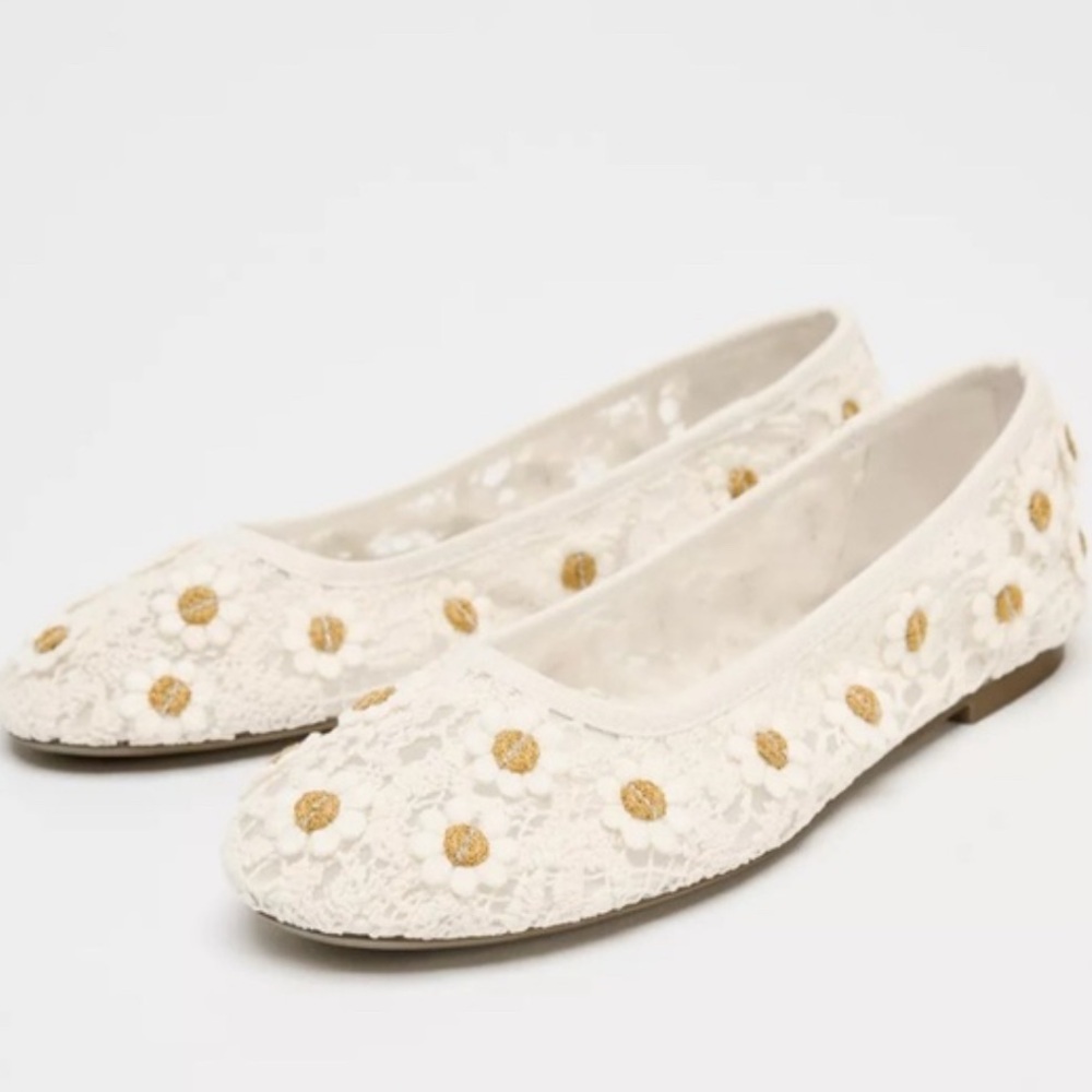 Zara Crochet Daisy flats size 7.5 or 38 BNWT